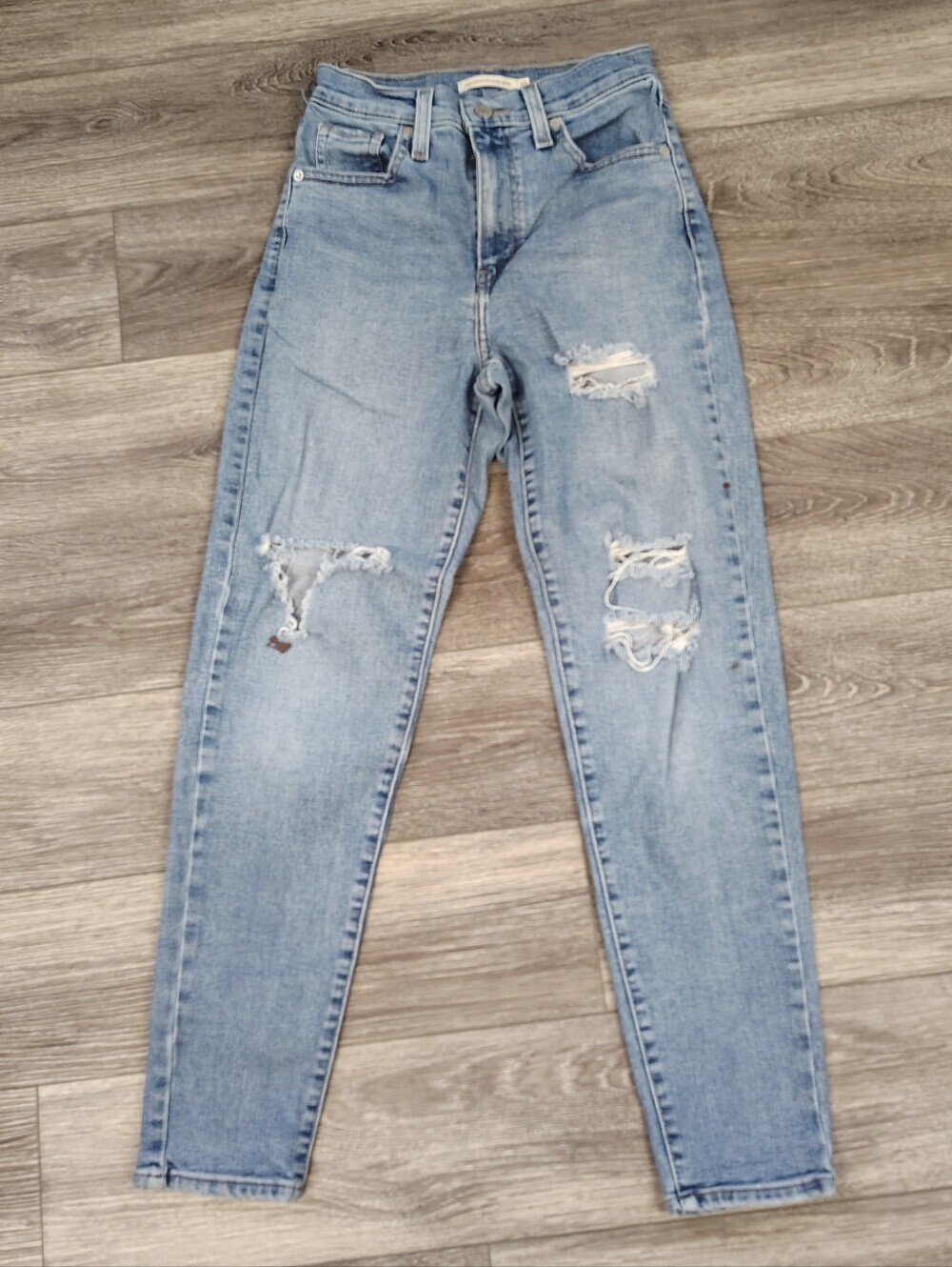 Levi High-Rise Light Blue Distressed Women's Jeans 25